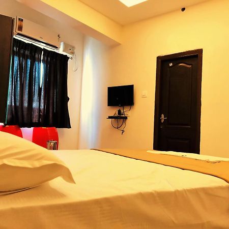 Cosmo Lodge Mangalore Exteriör bild