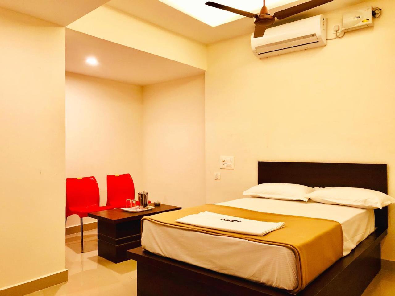 Cosmo Lodge Mangalore Exteriör bild