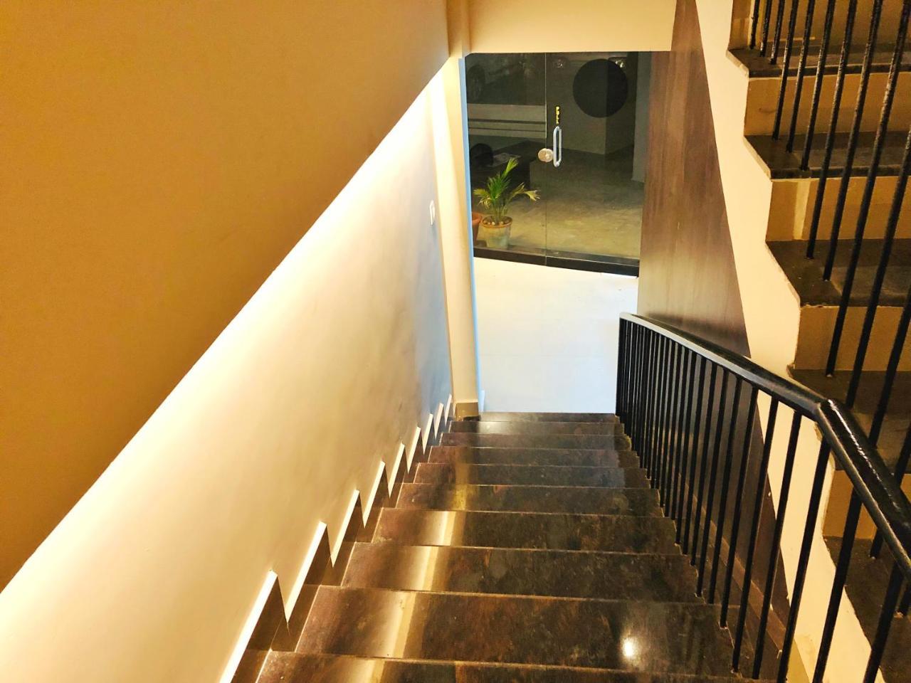 Cosmo Lodge Mangalore Exteriör bild
